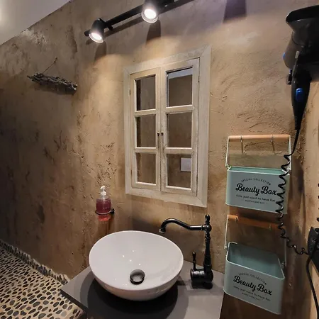 Il Palazzetto Del Pittore B&B 산퀴리코도르시아