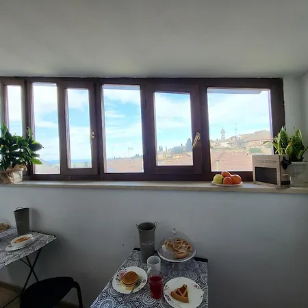 Il Palazzetto Del Pittore B&B 산퀴리코도르시아